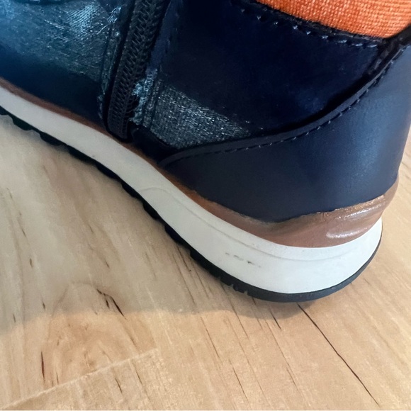 🔆 Bundle items 6 for $30 NWOT Old Navy Hiker Style Shoes - Picture 7 of 8